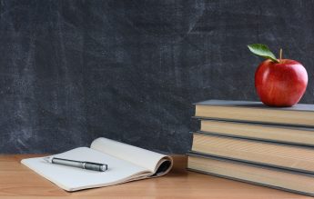 Postul unui profesor să poată fi blocat maximum 5 ani – proiect