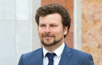 Pedepse pentru ultragierea profesorilor și pentru accesul neautorizat în școli, cerute de ministrul Educației de la Chișinău