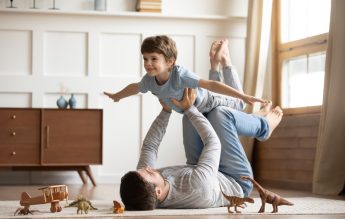 Concediul paternal va fi acordat tuturor taţilor care au calitatea de salariat