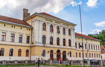 Primul festival de educație matematică  din România, pentru profesori de gimnaziu și liceu, va avea loc la Brașov