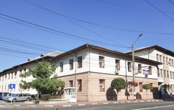 Conflict între părinți cercetat penal, la o școală centrală din Târgu Jiu