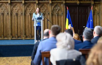 Deca, mesaj pentru învățători: Respectul din partea societății vă face să rămâneți în sistem