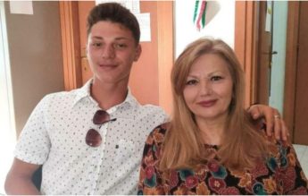 O bunică româncă și nepotul ei dau împreună bacalaureatul, în Italia. Au fost și colegi de liceu