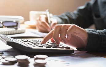 Veniturile din meditaţii s-au dublat. Peste 11.000 de profesori le-au declarat la Fisc