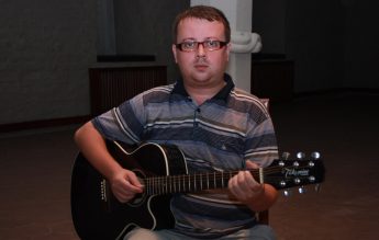 Profesor de religie și muzică, arestat după ce a trimis mesaje cu conținut sexual unei eleve