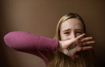 Părinți și elevi cer Ministerului Educației să acționeze împotriva abuzatorilor sexuali din școli