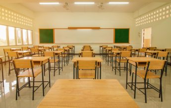 Limitele pentru numărul de elevi în clasele de liceu, suspendate de Ordonanța-trenuleț/ Proiect