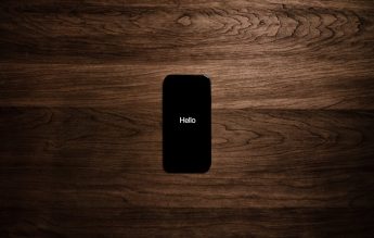 Eleva eliminată de la BAC din cauza telefonului mobil obține o primă victorie în instanță