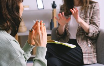 Elevii și studenții îi invită la dialog pe candidații la alegerile parlamentare și prezidențiale: Noi știm ce vrem, dar cine își asumă?