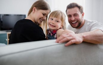 De ce nu funcţionează tehnica de a număra până la 3 cu copilul tău când vrei să te asculte?