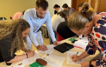 Încep înscrierile la DataMathLab, programul care sprijină profesorii de matematică să își transforme practica