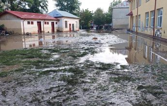 De luni, aproape toate școlile din județul Galați își reiau activitatea cu prezență fizică. Două unități rămân închise