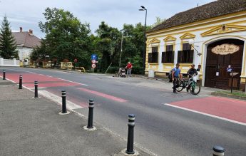 Protest pentru siguranța copiilor care merg la școală, organizat de părinți într-o comună din Brașov