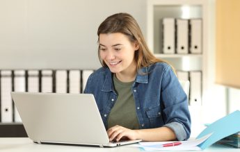 Scorul mediu obținut de elevii din Iași la testarea inițială standardizată a fost 50