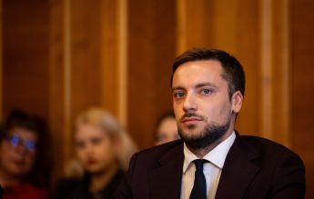 Dreptul elevilor de a-și vizualiza lucrările de la examenele naționale să fie instituit prin lege – proiect