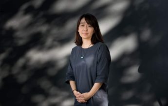 Câștigătoarea Nobelului pentru Literatură a refuzat să sărbătorească premiul în timp ce oamenii mor în Ucraina și în Orientul Mijlociu