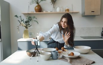 Diplomă de influencer, oferită de o universitate din Irlanda