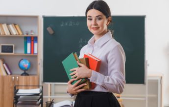 OFICIAL Profesorii cu gradul didactic I trebuie să aibă un nivel profesional avansat și să predea cu creativitate