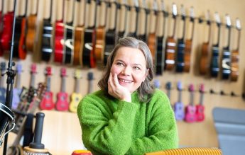 ”Am avut ocazia să aleg chiar eu toate instrumentele muzicale din şcoală” – profesoară din Finlanda