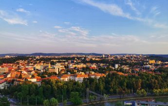 Sute de copii repatriați s-au înscris la școlile din Cluj
