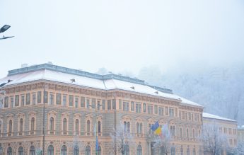 Studenții de la Universitatea Transilvania, zi liberă pentru a participa la alegerile parlamentare