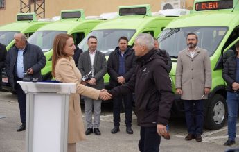 Microbuzele electrice pentru elevii sibieni rămân neutilizate: locuri insuficiente și proceduri incomplete