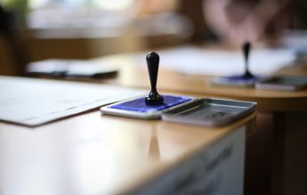 Program decalat, luni, pentru elevii din clasele unde se organizează secții de votare, în București
