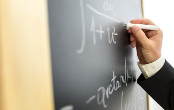 Tabără interjudețeană de pregătire pentru Evaluare Națională la matematică, organizată la Oradea