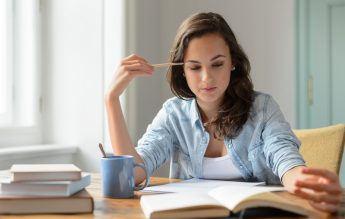 Categoriile de elevi care vor putea să parcurgă doi ani de studii într-un an școlar – proiect