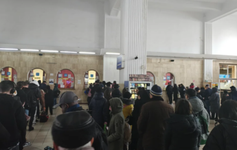 Studenții cer abrogarea ordonanței „trenuleț”, CFR anunță suplimentarea personalului la ghișee