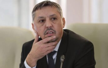 David: Sunt tentat ca în cazul limbii latine să nu lăsăm totul la decizia școlii