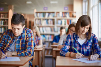 Profesoară de matematică: Disperarea după note mari la Evaluarea Naţională afectează celelalte materii în gimnaziu