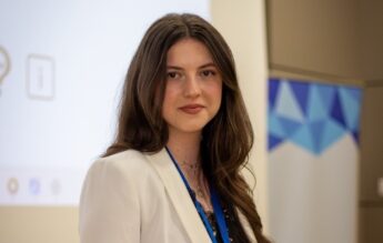 Elevă româncă admisă la Harvard, despre planurile-cadru: Era nevoie de această reformă