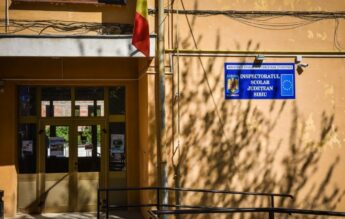 Raport oficial: Educatoarea din Sibiu nu a încuiat copilul în debara, dar a fost sancționată