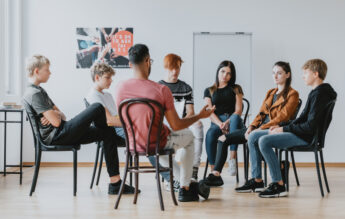 Ateliere de învățare prin teatru pentru copii și adolescenți la Urban Hub, în București