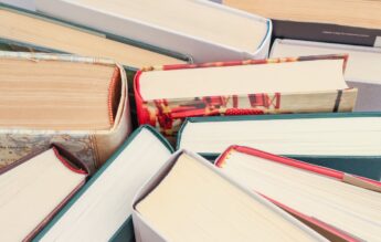 APEL al jurnalistei Oana Despa: 1320 de copii români din Ucraina au nevoie de manuale