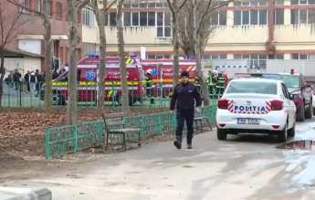 Elevi transportați la spital după ce un coleg a folosit spray lacrimogen în clasă