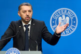 David: Vreau să verific cum fiecare școală folosește datele de la simulările de examene