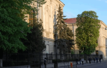 Un liceu din Oradea testează săptămâna de școală de 4 zile pentru elevii din ultimul an