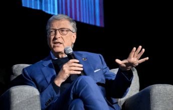 Educația va fi printre primele domenii afectate major de inteligența artificială, spune Bill Gates