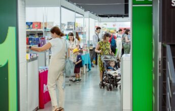 Bookfest 2025. Peste 1000 de cărți cu prețuri reduse, de la grupul TREI/ Încă un câștigător al concursului