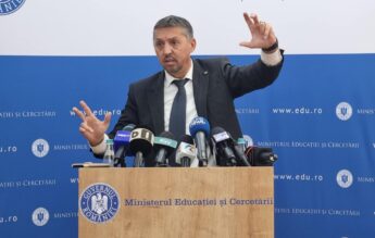 BREAKING Două variante de planuri-cadru pentru liceu, puse în dezbatere de MEC
