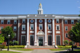 Harvard nu va mai putea să înscrie studenți străini – decizie a administrației Trump