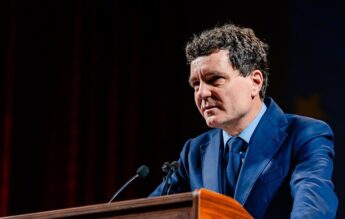 Nicușor Dan nu ocupă activ postul de cercetător: „O să reflectez dacă îl păstrez”