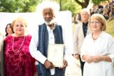 Scriitor laureat al Premiului Nobel, înșelat de un taximetrist la sosirea în România