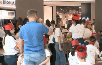 Elevi din București au strâns fonduri pentru Spitalul Marie Curie, de Ziua Învățătorului