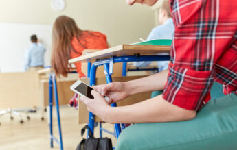 Candidatul care a fotografiat subiectele de BAC la limba română a fost eliminat din examen
