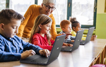 Chromebook: laptopul care vorbește pe limba copiilor