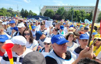 ”Prima zi de școală va fi la Bolojan în poartă”. Protest uriaș anunțat de sindicate pe 8 septembrie