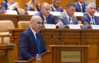 Bolojan: Media minimă pentru bursele de merit va fi 9